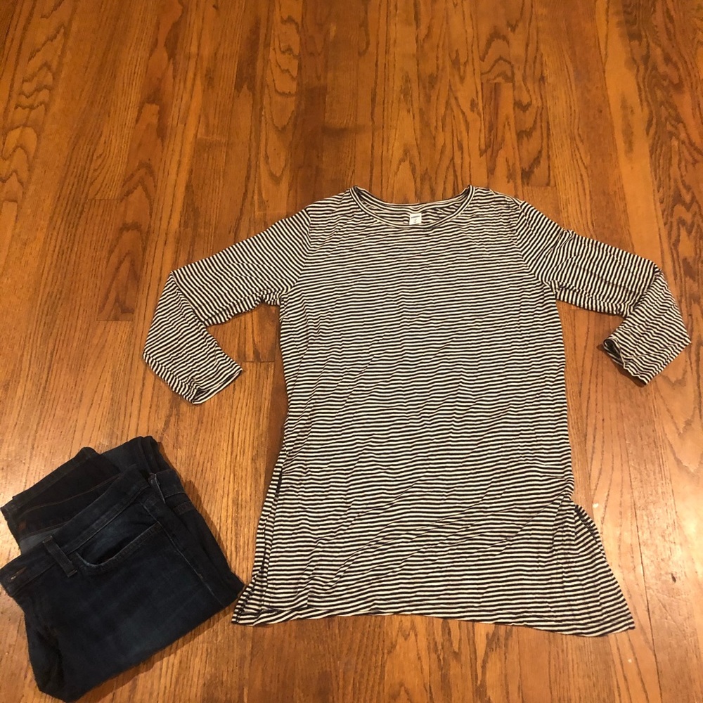 ❤️NWOT black & white striped top❤️